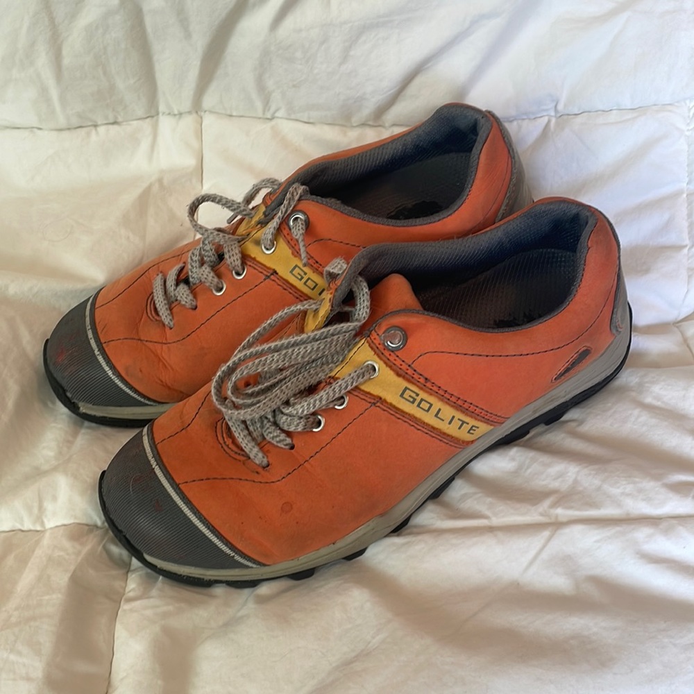 Women’s go lite hiking shoes, size 8.5, almost perfect condition